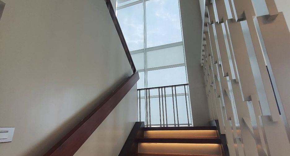 Condo en alquiler de 3 habitaciones en Bang Kapi, Bangkok