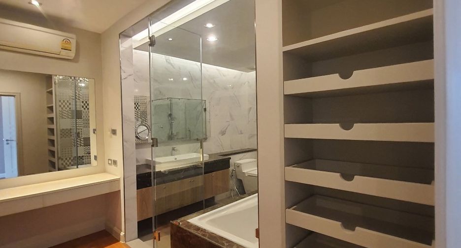 Condo en alquiler de 3 habitaciones en Bang Kapi, Bangkok