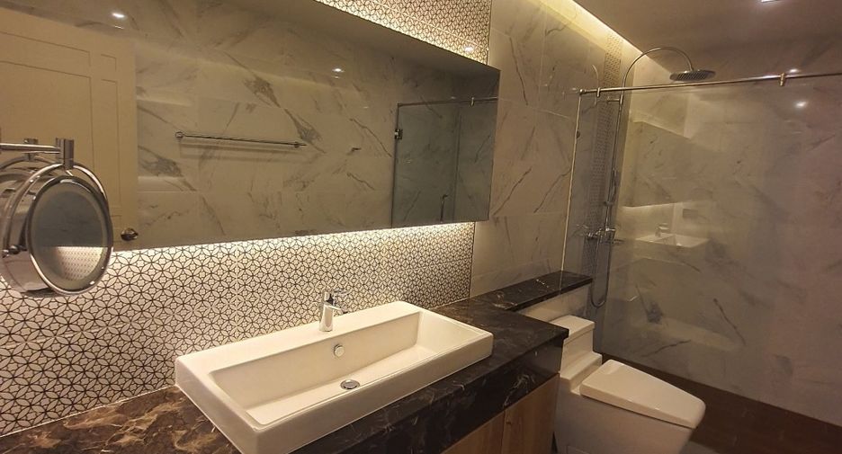 Condo en alquiler de 3 habitaciones en Bang Kapi, Bangkok