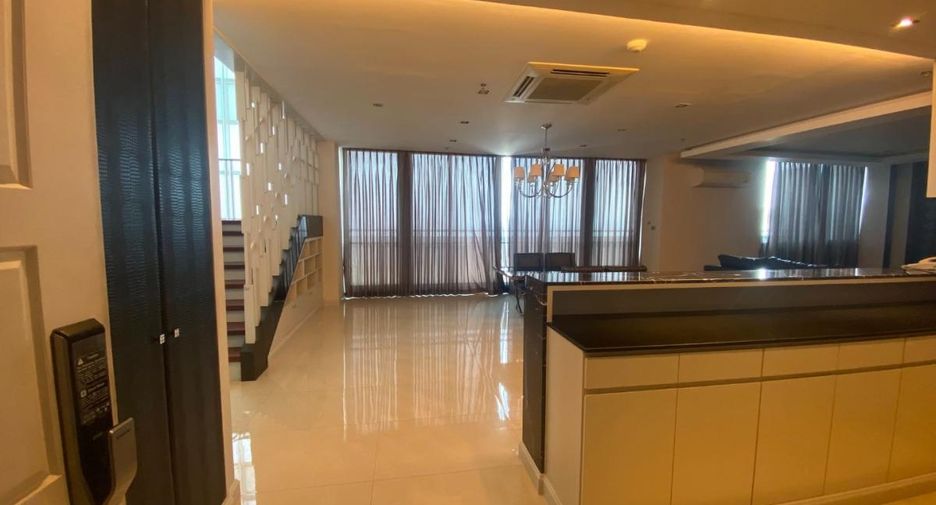 Condo en alquiler de 3 habitaciones en Bang Kapi, Bangkok