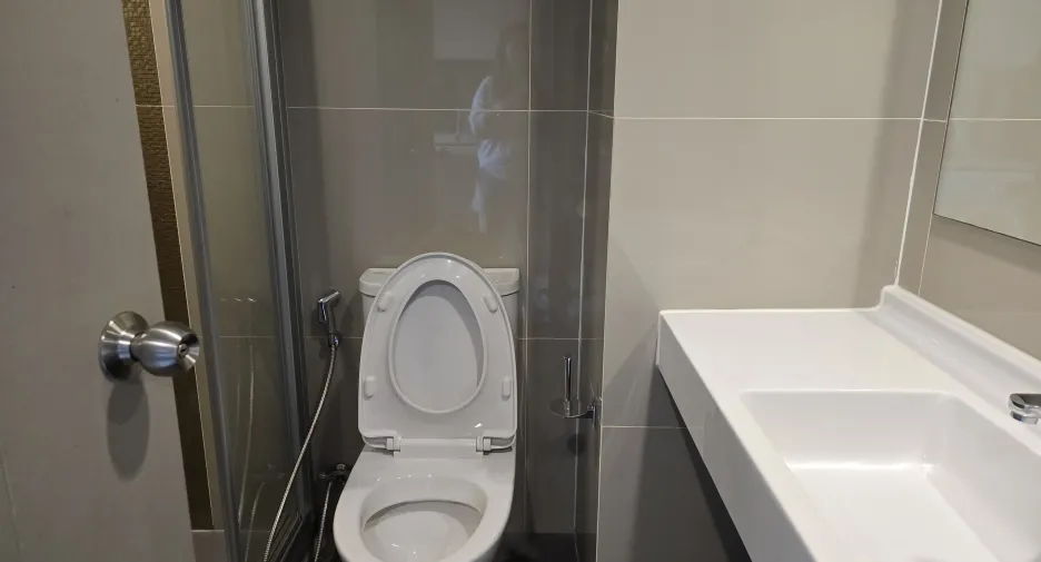 For rent 1 bed condo in Huai Khwang, Bangkok