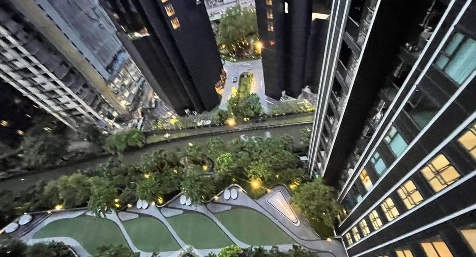 For sale 1 bed condo in Huai Khwang, Bangkok