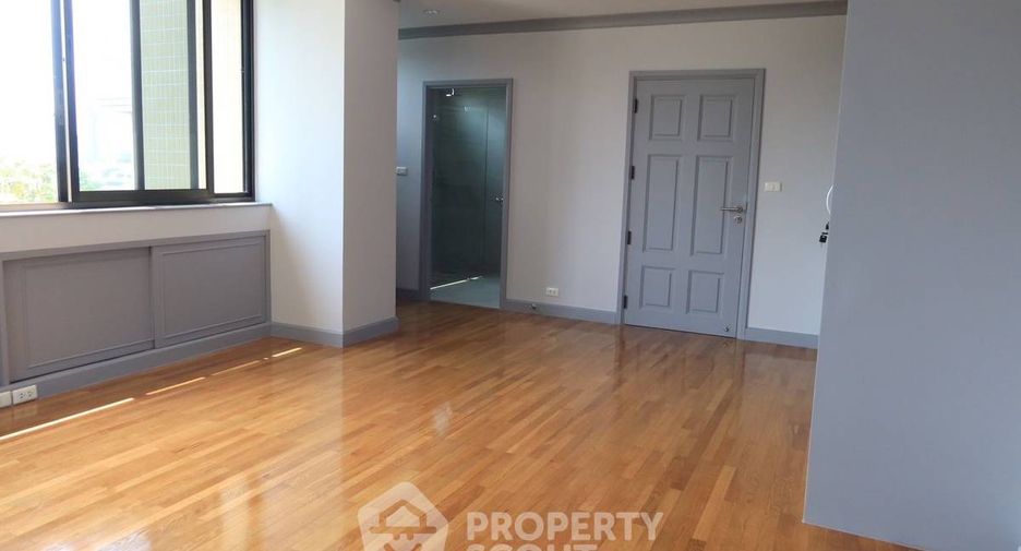 Condo en alquiler de 4 habitaciones en Khlong Toei, Bangkok