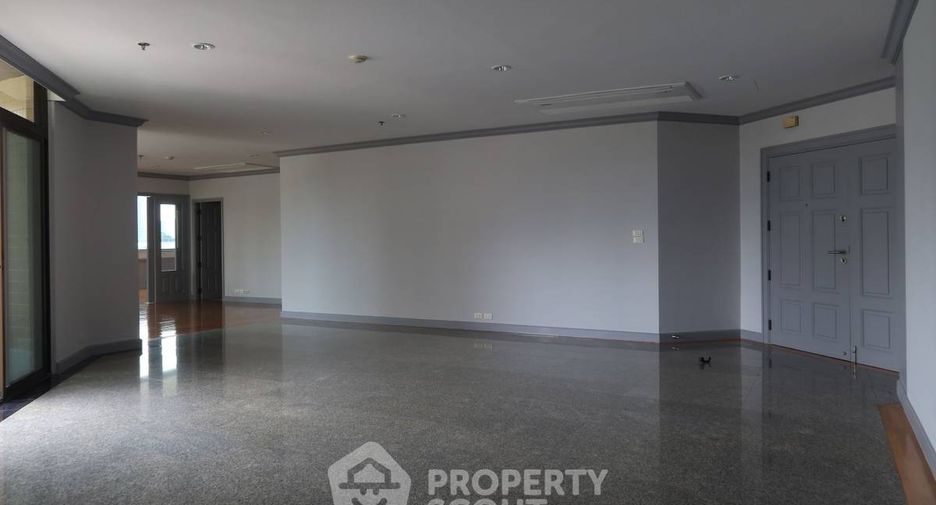 Condo en alquiler de 4 habitaciones en Khlong Toei, Bangkok