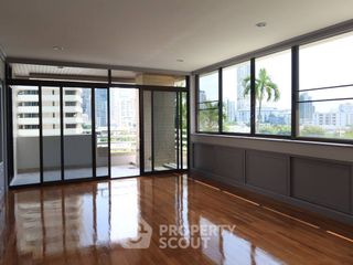 Condo en alquiler de 4 habitaciones en Khlong Toei, Bangkok