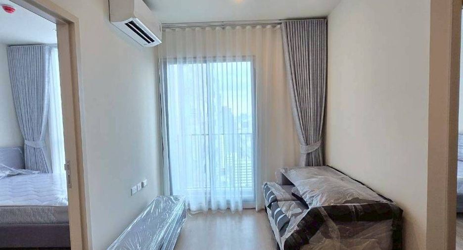 For rent 2 bedrooms condo in Huai Khwang, Bangkok