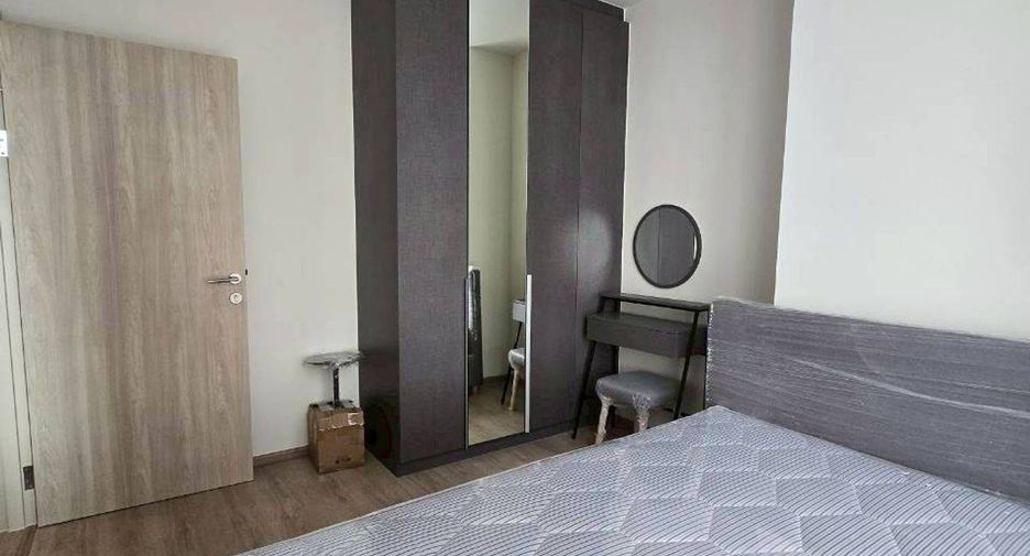 For rent 2 bedrooms condo in Huai Khwang, Bangkok