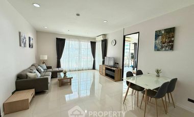 For rent 3 bedrooms condo in Khlong Toei, Bangkok