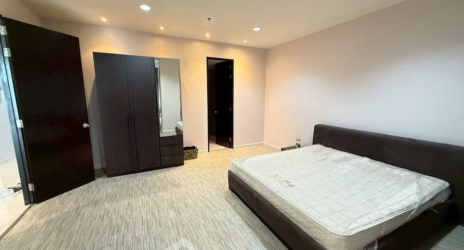ให้เช่า 3 ห้องนอน คอนโด ใน คลองเตย, กรุงเทพฯ
