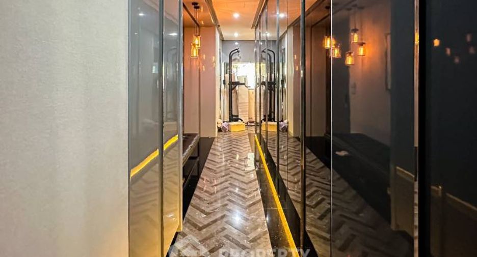 Condo en alquiler de 3 habitaciones en Khlong Toei, Bangkok