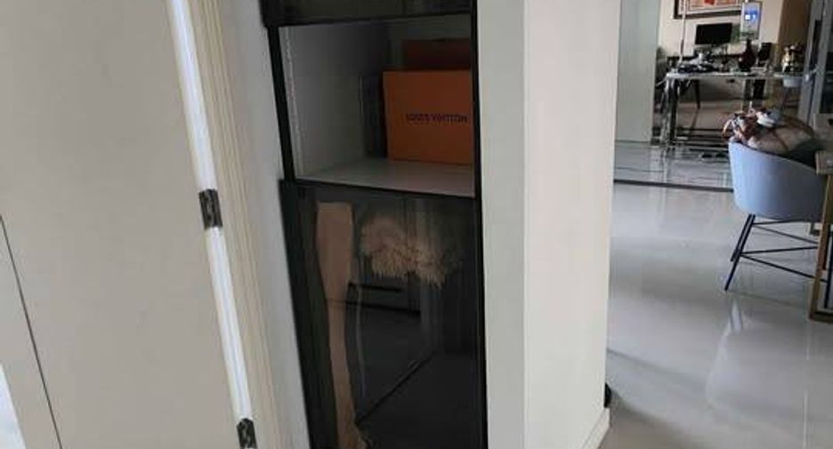 Condo en alquiler de 2 habitaciones en Yan Nawa, Bangkok