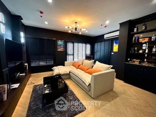 À louer 1 chambre condo à Thon Buri, Bangkok