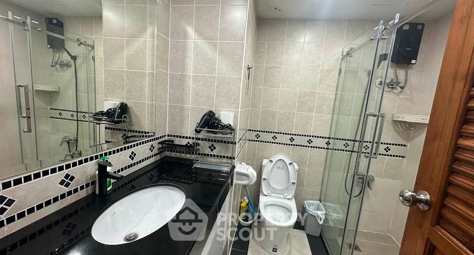 For rent 2 bedrooms condo in Bang Lamung, Chonburi