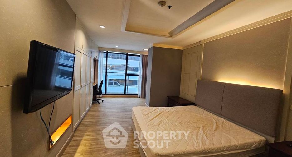 For rent 2 bedrooms condo in Pathum Wan, Bangkok