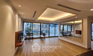 For rent 2 bedrooms condo in Pathum Wan, Bangkok