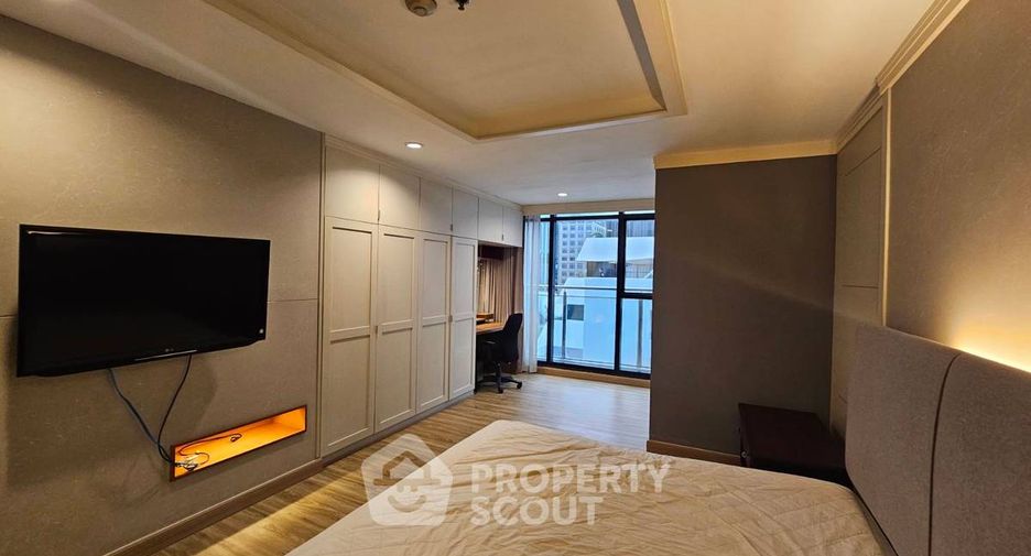 For rent 2 bedrooms condo in Pathum Wan, Bangkok
