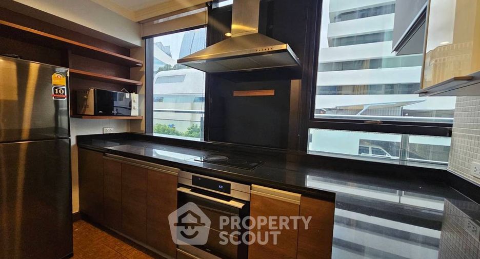 For rent 2 bedrooms condo in Pathum Wan, Bangkok