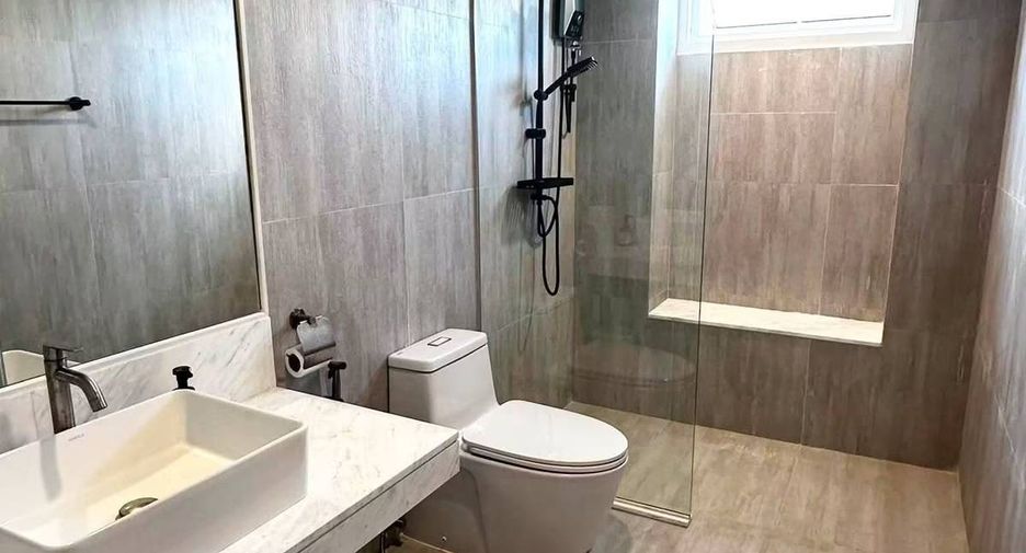 Аренда 3 спальни кондо в Рат Бурана, Бангкок