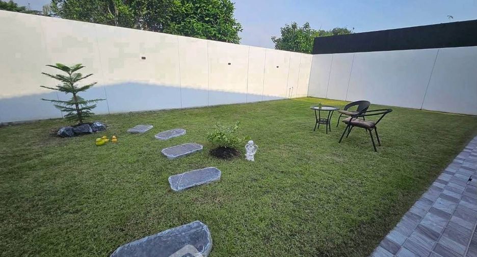 For rent 3 bedrooms villa in Bang Lamung, Chonburi