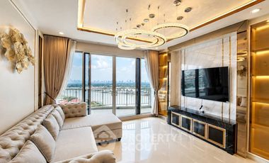 À louer 3 chambres condo à Yan Nawa, Bangkok