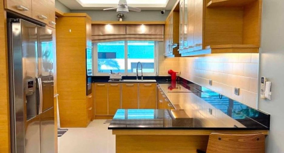 For rent 2 bedrooms villa in Bang Lamung, Chonburi