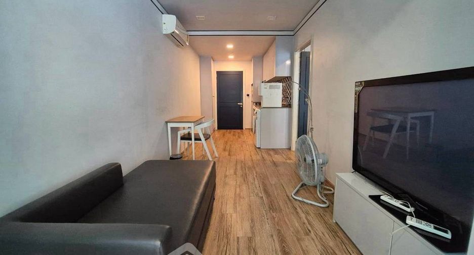 Wohnung zur Miete mit 1 Zimmer in Yan Nawa, Bangkok