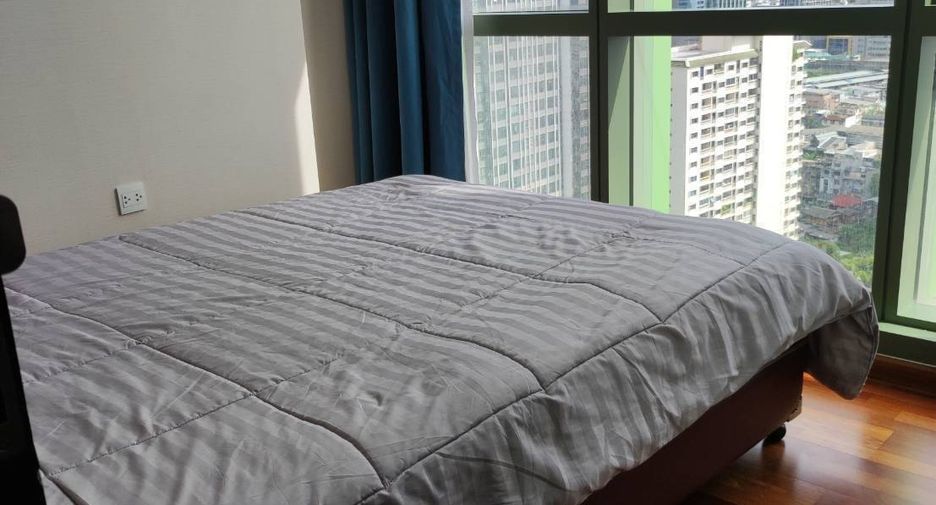 For rent 2 bedrooms condo in Pathum Wan, Bangkok