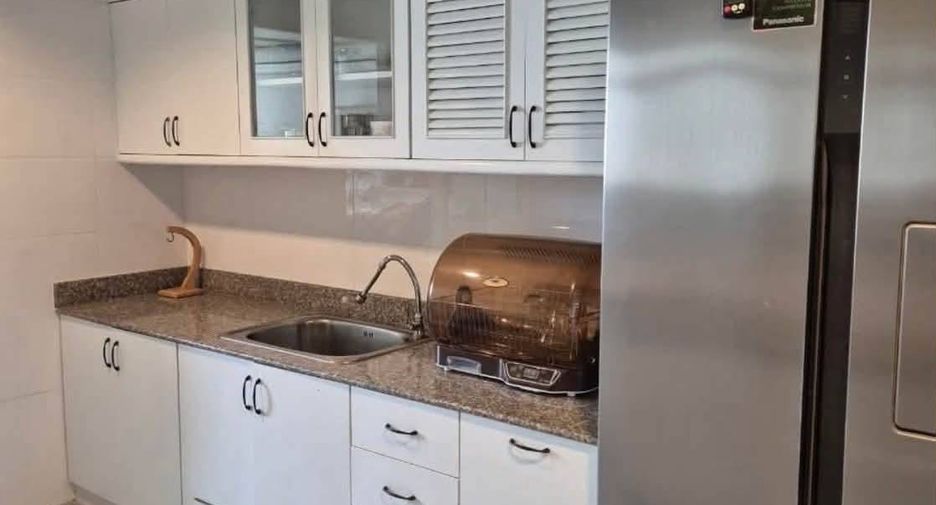 For rent 3 bedrooms condo in Watthana, Bangkok