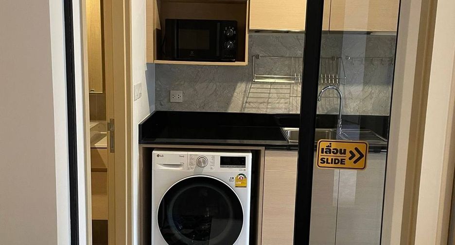 Wohnung zur Miete mit 1 Zimmer in Yan Nawa, Bangkok