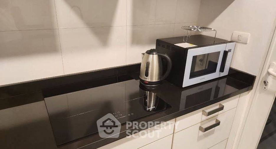 For rent 2 bedrooms condo in Watthana, Bangkok