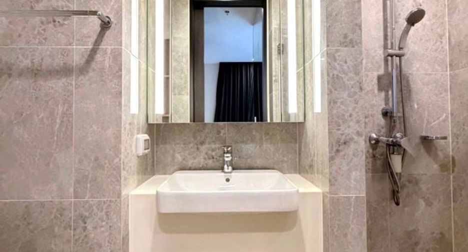 For rent 1 bed condo in Phaya Thai, Bangkok