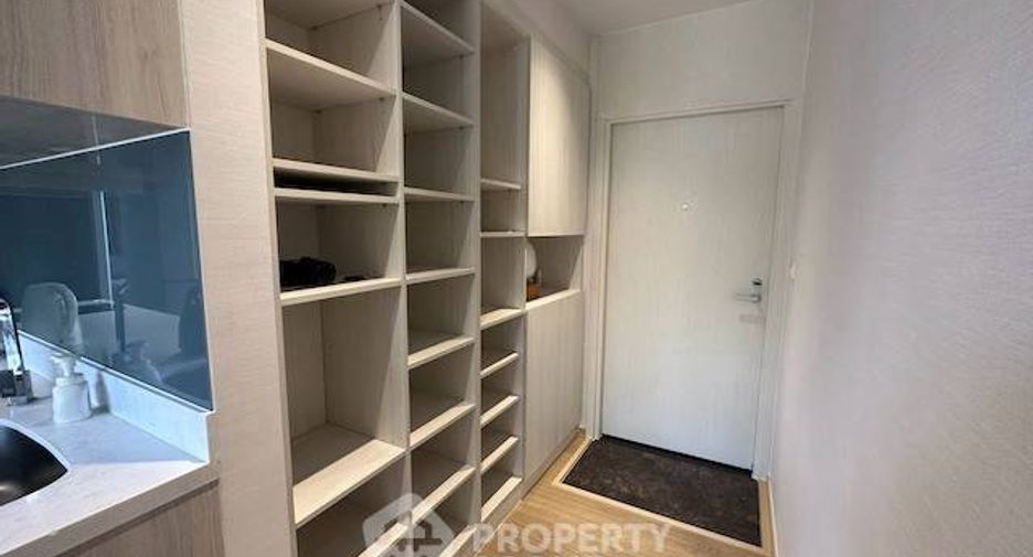 For rent 1 bed condo in Watthana, Bangkok