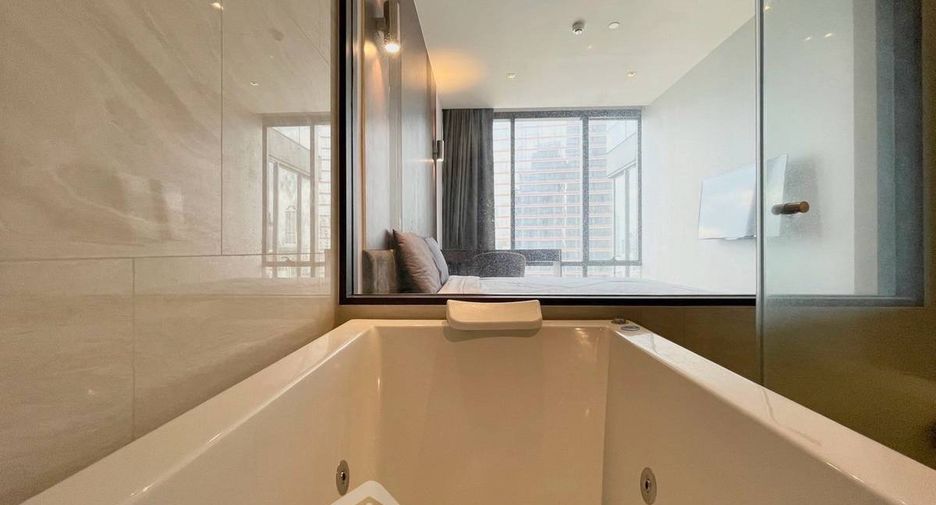 For rent 2 bedrooms condo in Bang Rak, Bangkok