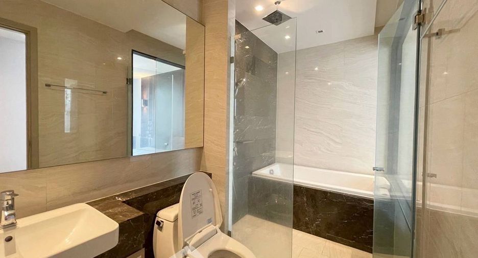 For rent 2 bedrooms condo in Bang Rak, Bangkok