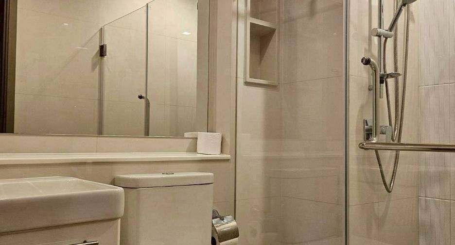 For rent 1 bed condo in Huai Khwang, Bangkok