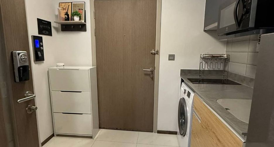 For rent 1 bed condo in Pathum Wan, Bangkok