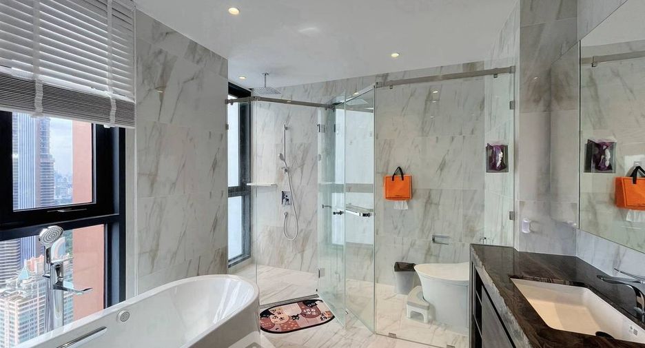 Condo en alquiler de 4 habitaciones en Sathon, Bangkok