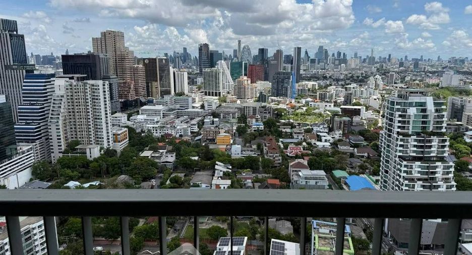 For rent 1 bed condo in Phaya Thai, Bangkok