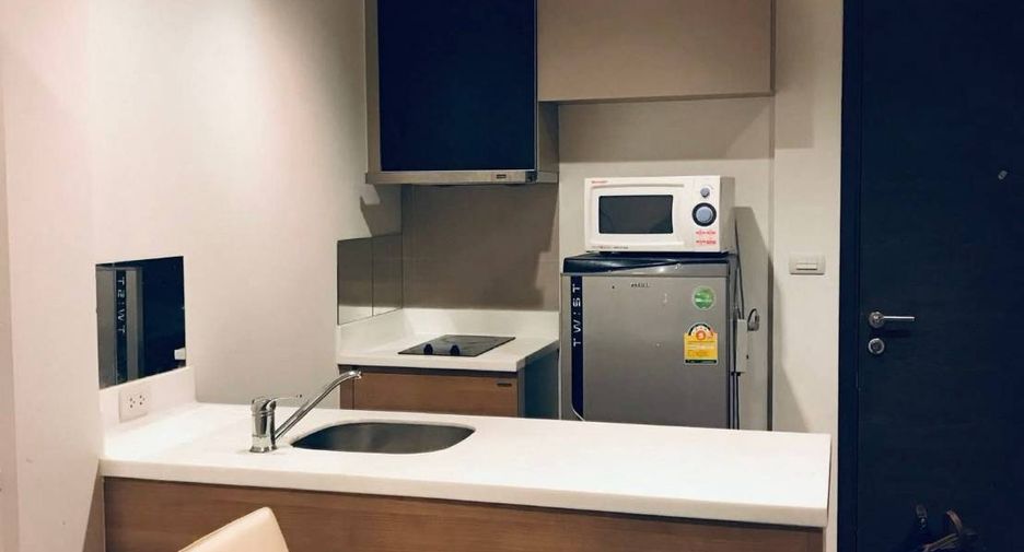 For rent 1 bed condo in Phaya Thai, Bangkok