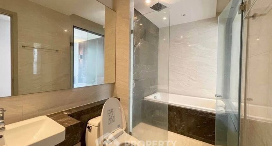 For rent 2 bedrooms condo in Bang Rak, Bangkok