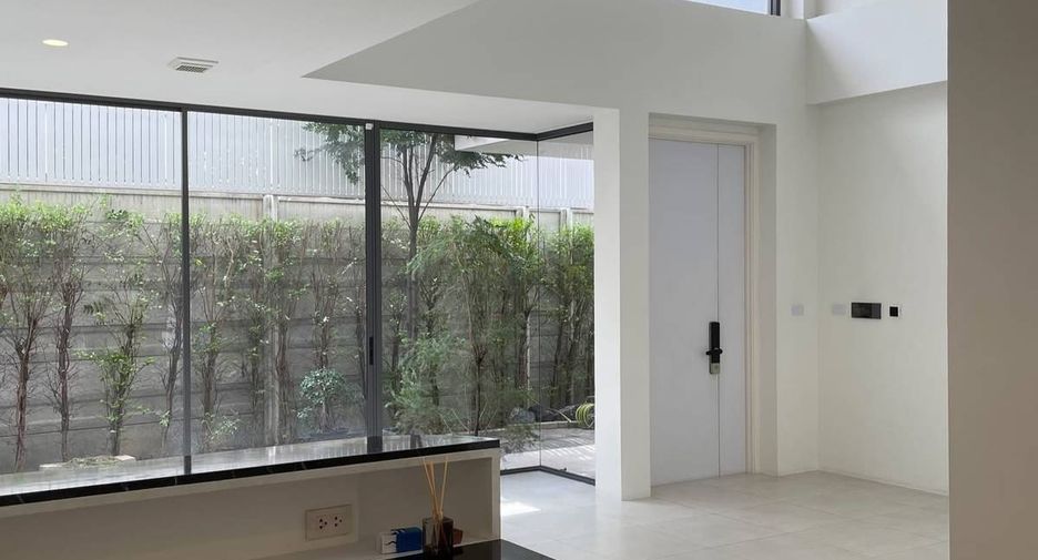 For rent 3 bedrooms house in Don Mueang, Bangkok