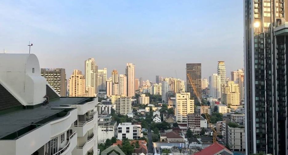 For rent 2 bedrooms condo in Khlong Toei, Bangkok