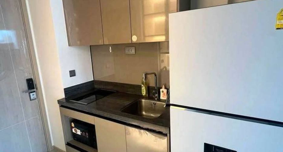 For rent 1 bed condo in Huai Khwang, Bangkok