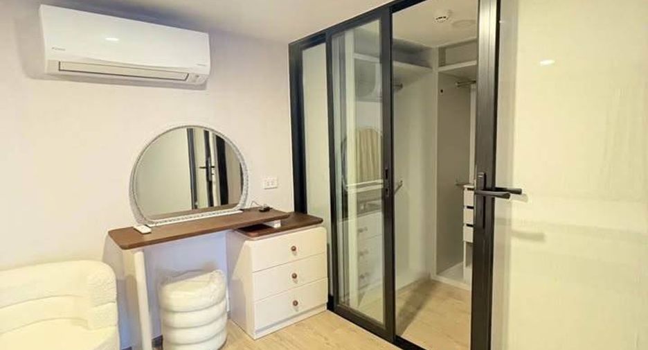 Condo en alquiler de 2 habitaciones en Huai Khwang, Bangkok