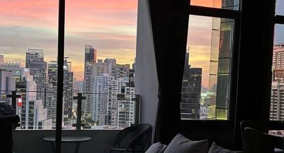 For rent 2 bedrooms condo in Khlong Toei, Bangkok