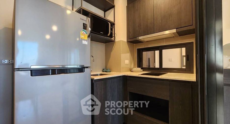 For rent 2 bedrooms condo in Huai Khwang, Bangkok