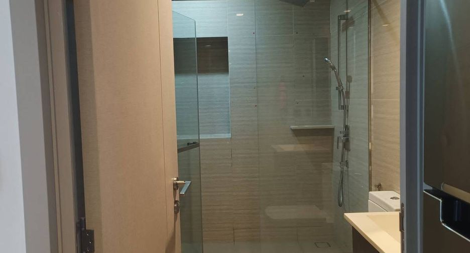 For rent 2 bedrooms condo in Huai Khwang, Bangkok