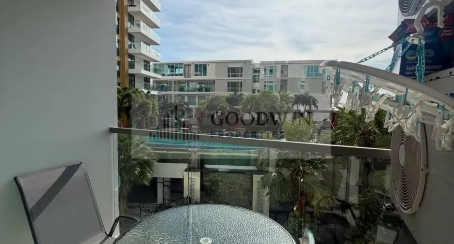 For sale 1 bed condo in Bang Lamung, Chonburi