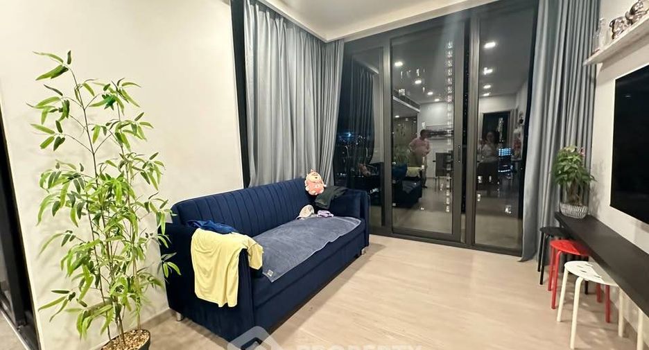 For rent 2 bedrooms condo in Huai Khwang, Bangkok