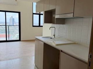 À louer 1 chambre condo à Thon Buri, Bangkok
